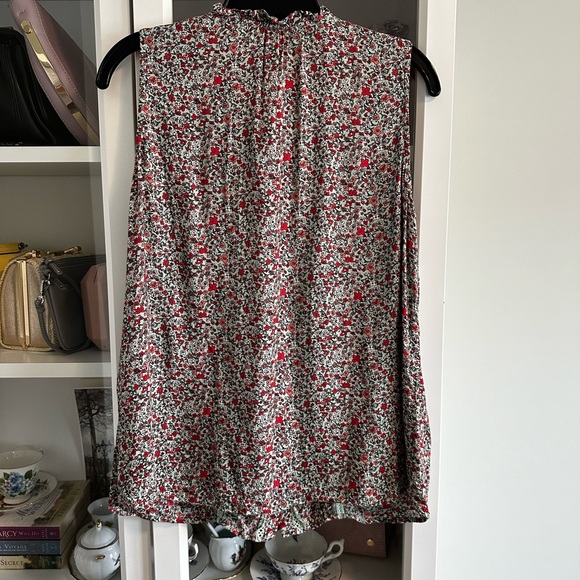 Floral Tie, Button-Up Blouse - Picture 6 of 7